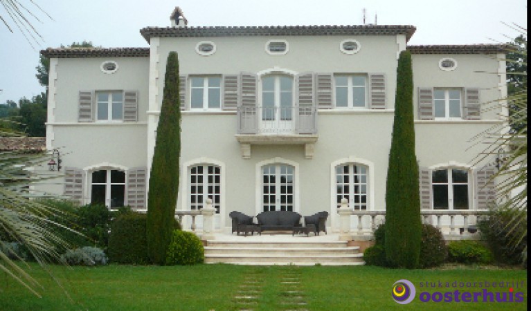 Stucen van een woning te Nice (Frankrijk)